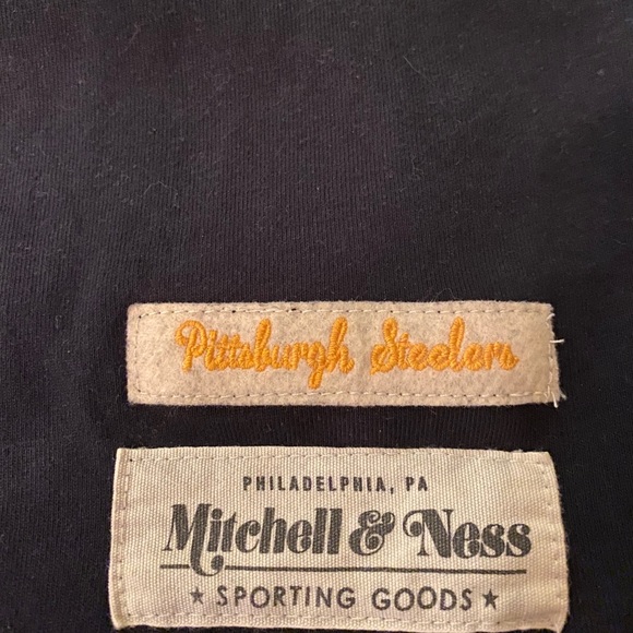🏈Mitchell & Ness Pittsburgh Steelers women’s top - Picture 5 of 6